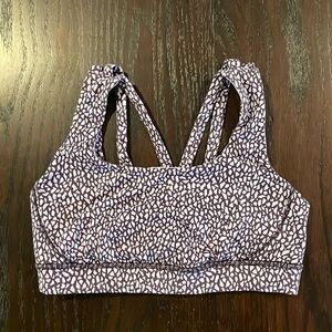 Lululemon sports bra size 6